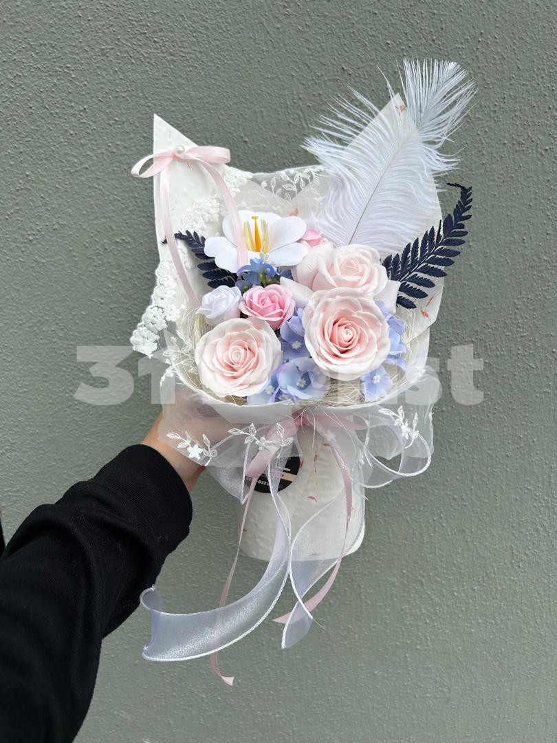 Blue & Pink Soap Flower Lace Bouquet 粉蓝色香皂花蕾丝花束